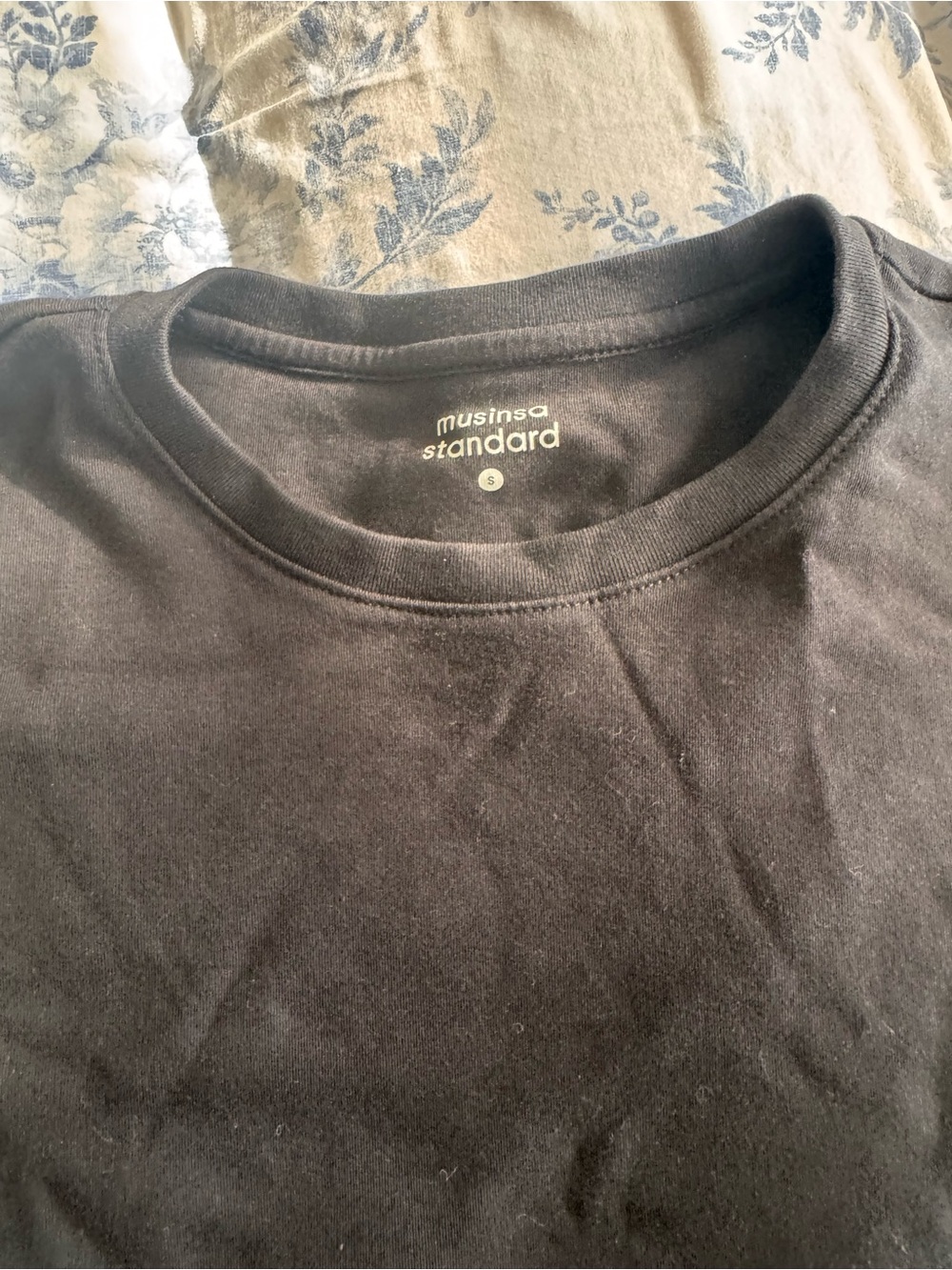 Musinsa Standard Womens Plain Crew Neck T-Shirt [Black] - Picture 2 of 4